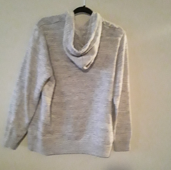 H&M L.O.G.G. Mens Sweater With A Button-Up V-Neck - Picture 10 of 14